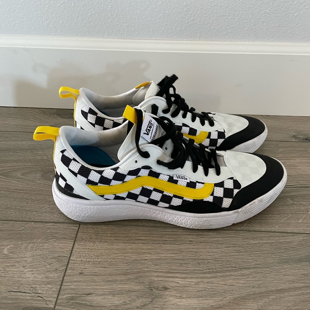 Vans mens custom comfy Cush shoes. Only been worn a handful of times